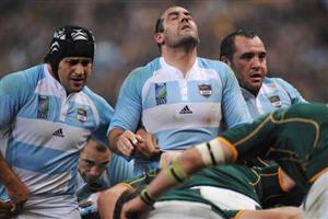 Jugando contra Africa del Sur