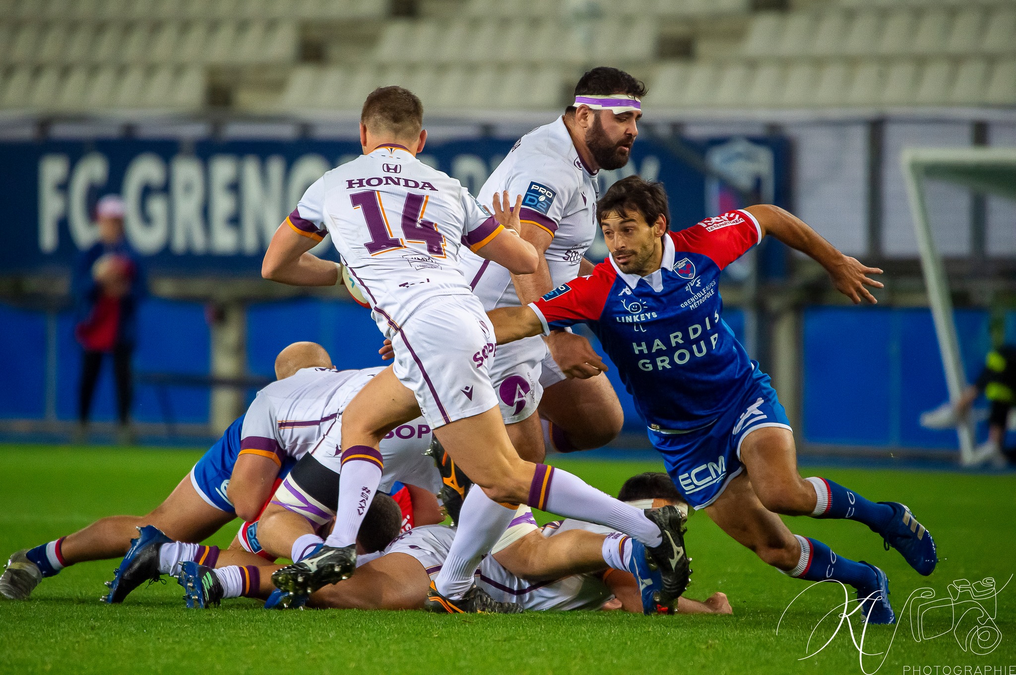 Felipe EZCURRA -  FC Grenoble Rugby - Soyaux Angoulême - Rugby - FC Grenoble (24) VS (18) Soyaux Angoulême (2022) (#FCGvsSA2022R11) Photo by: Karine Valentin | Siuxy Sports 2022-11-18