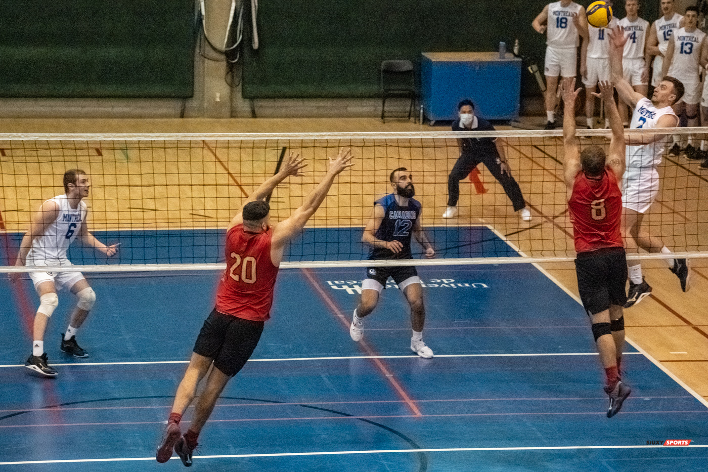 Julien BOILEAU - Yassine KASSIS - Ludovic MARTIN -  Université de Montréal - Université Laval - Volleyball - Université de Montréal (3) vs Université Laval (2) (#CarabinsVsRgeOr2022VolleyM) Photo by:  | Siuxy Sports 2022-03-05
