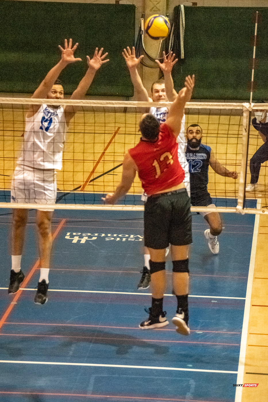 Yassine KASSIS -  Université de Montréal - Université Laval - Volleyball - Université de Montréal (3) vs Université Laval (2) (#CarabinsVsRgeOr2022VolleyM) Photo by:  | Siuxy Sports 2022-03-05