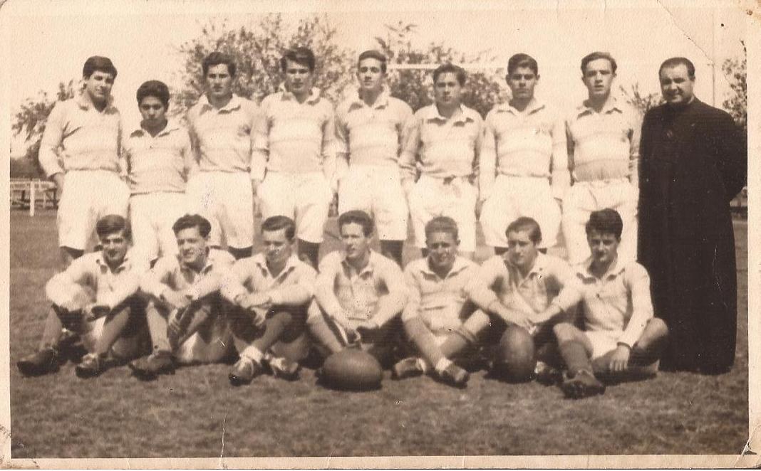  San José Rugby Club -  - Rugby - Equipo de 1955 (Con el Padre Cofreces. Ese equipo fue Campeon Intercolegial 1955.) Photo by:  | Siuxy Sports 1955-06-30