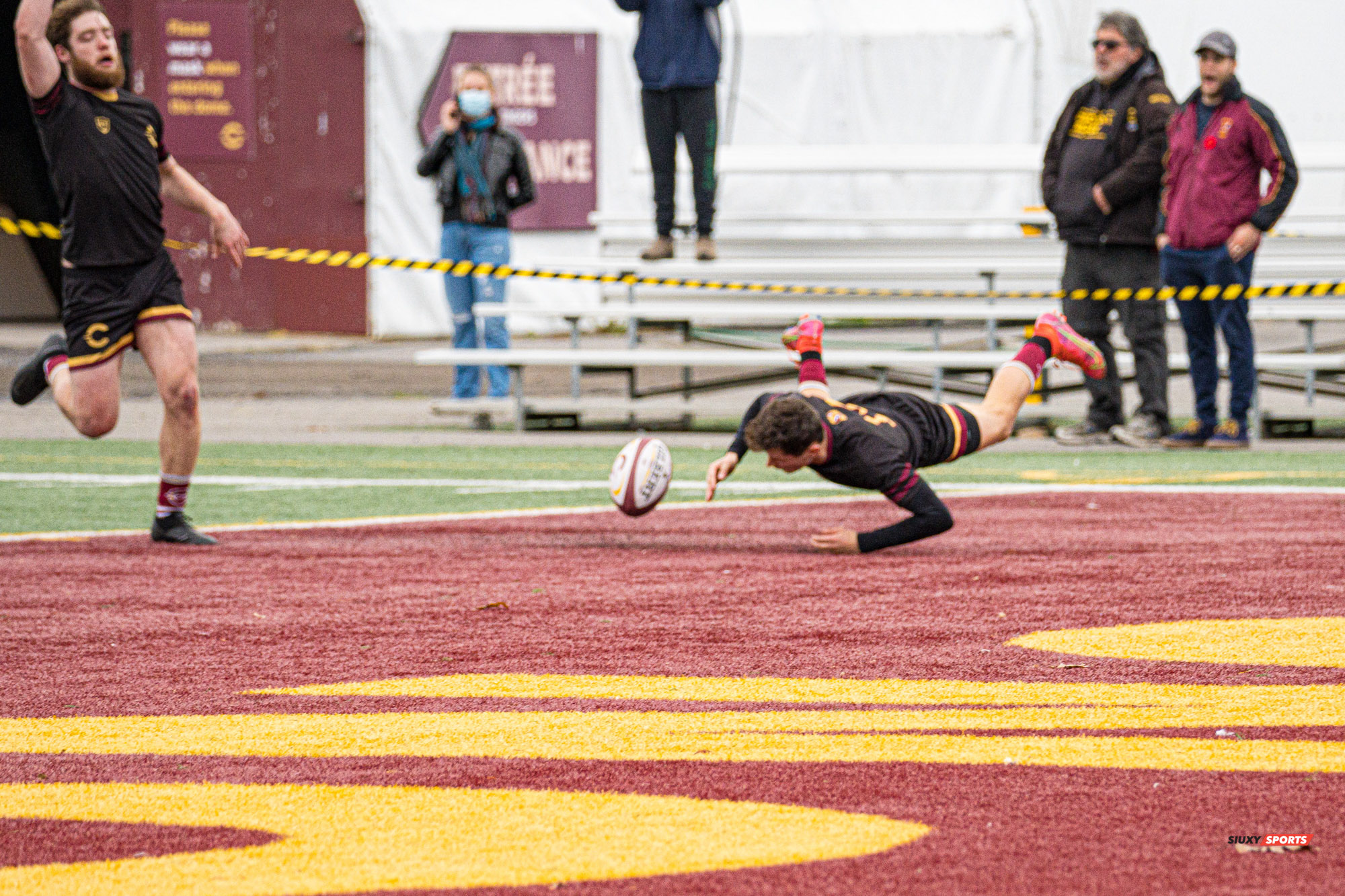Arthur DU CHAFFAUT - Tom SMITH - Jean-Christophe VINETTE -  Université Concordia -  - Rugby -  (#ConcordiaVsOttawa2021m) Photo by:  | Siuxy Sports 2021-10-30