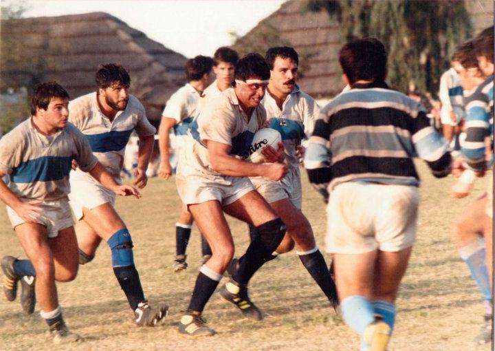 Simon COALOVA -  Club de Gimnasia y Esgrima - Liceo Naval - Rugby - Atacando y apretando los dientes () Photo by:  | Siuxy Sports 1987-09-10