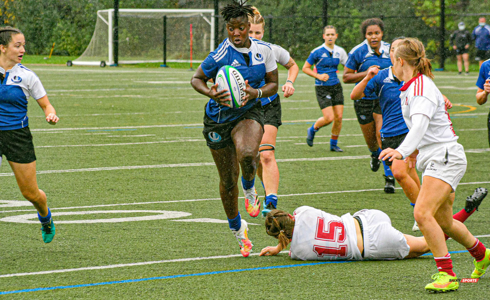 Alexandra ÉTIENNE - Ngalula FUAMBA - Carolane LARIVIÈRE -  Université de Montréal - Université McGill - Rugby -  (#UdMvsMcGill2021w) Photo by:  | Siuxy Sports 2021-10-16