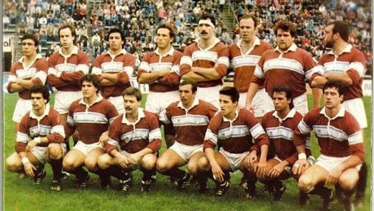  Club Atlético Banco de la Nación Argentina -  - Rugby - Banco Nación vence al seleccionado de Inglaterra (Gustavo Inganni, Osvaldo Cando, Alfredo Marrón, Enrique Gallo, Rodolfo Etchegoyen, Pablo Franchi, Pablo Di Nisio, Francisco Rubio, Fabio Gómez, Hugo Porta, Ricardo Zanero, Pablo Pérez, Guillermo Benedetto, Claudio Gentile, Pablo Soto, Javier De Fasio, Gabriel Giber, Eduardo Leiva, Ramiro Ehrman, Marcelo Sosa y Martín Pedemonte.) Photo by:  | Siuxy Sports 1990-07-14
