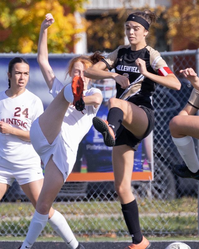  Collège de Valleyfield - College Ahuntsic - Soccer - RSEQ - Soccer Fém - Noir et Or vs Aigles (#RSEQsocNEOAIF2022) Photo by: Tarek Azizi | Siuxy Sports 2022-10-30
