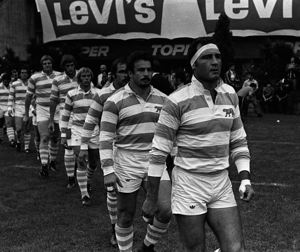 Alejandro IACHETTI - Marco IACHETTI - Tomas PETERSEN - Enrique RODRÍGUEZ - Hector SILVA -  Selección Argentina de Rugby XV -  - Rugby - Los Pumas entrando a la cancha () Photo by:  | Siuxy Sports 1979-10-27