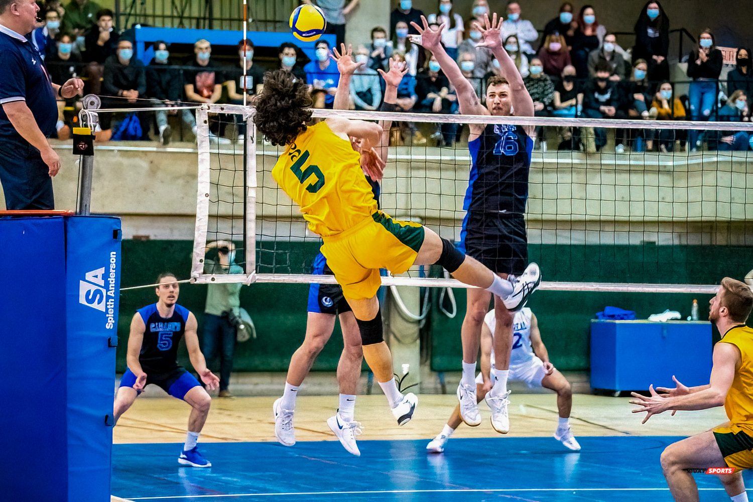 Zachary HOLLANDS - Pierre-Charles LATOUR-BOURGEOIS -  Université de Montréal - Université de Sherbrooke - Volleyball - Université de Sherbrooke (3) vs Université de Montréal (1) - Final 1 2022 (#VertOrVsCarabinsFinal1M) Photo by:  | Siuxy Sports 2022-03-19