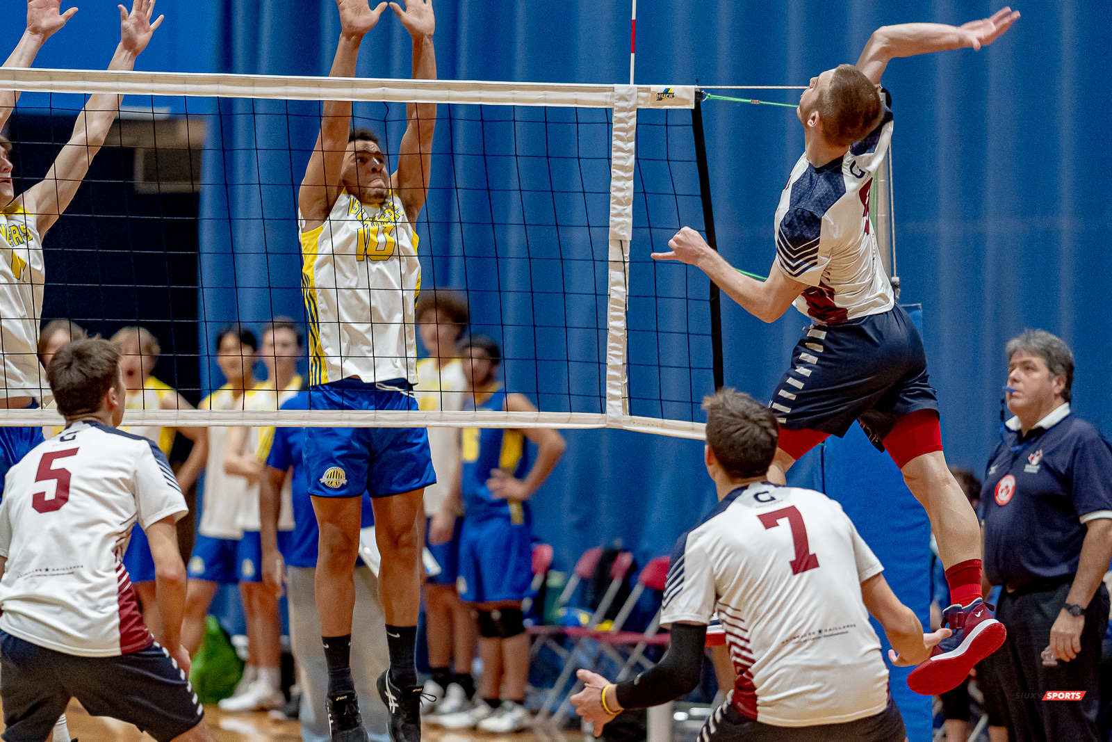  Cégep de l'Abitibi-Témiscamingue - College John Abbott - Volleyball - RSEQ - VOLLEYBALL C M D2 SUD-OUEST - TOURNOI 4 - SECTION A - Gaillards (2) VS (1) ISLANDERS (#RSEQVoll2022ABIJAC) Photo by: Dan Taylor-Morin | Siuxy Sports 2022-12-04