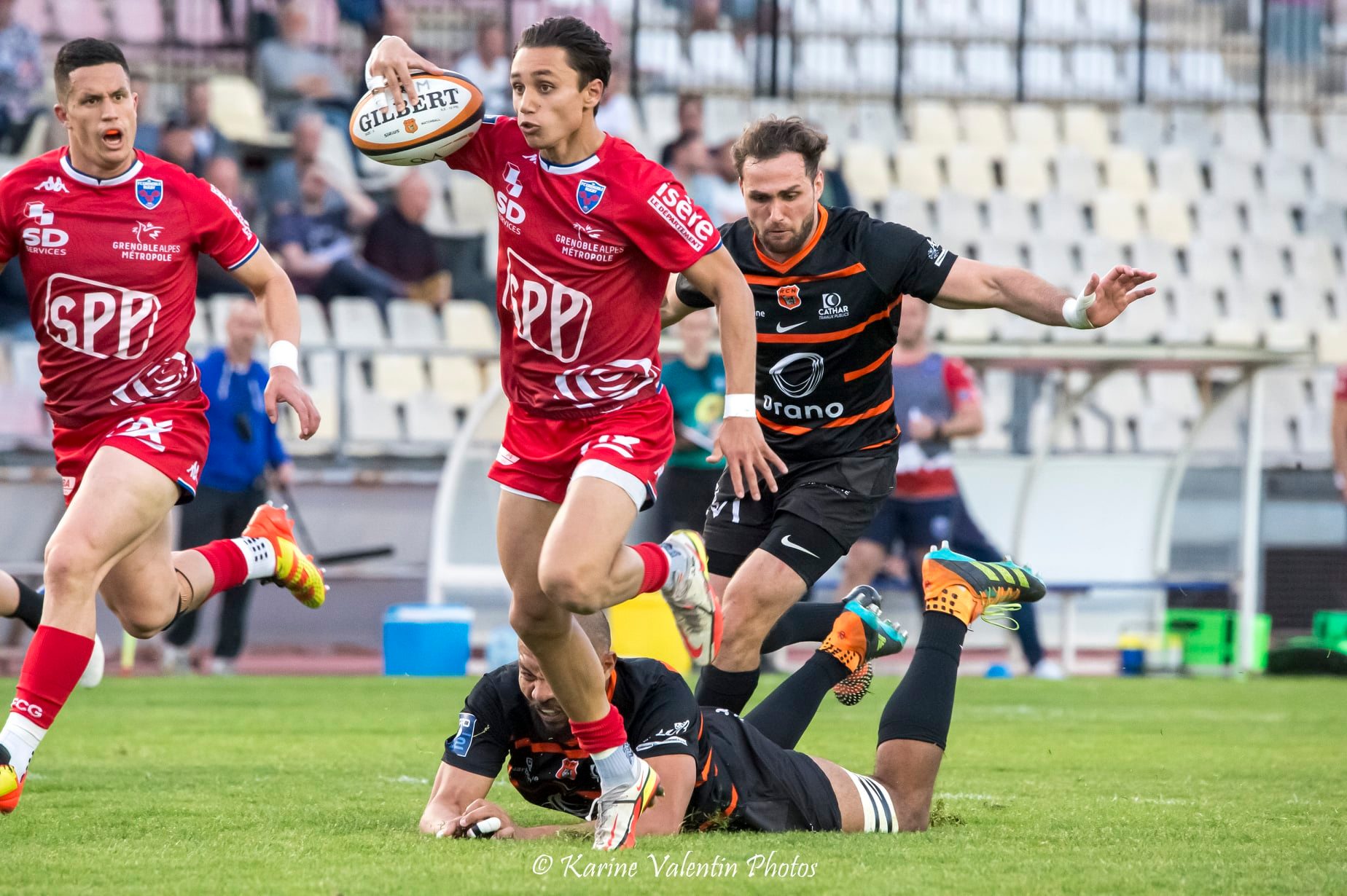 Adrien SEGURET -  Racing Club Narbonnais - FC Grenoble Rugby - Rugby - Narbonne (32) vs (32) Grenoble - 2022 (#NarbonneVsGrenoble2022) Photo by: Karine Valentin | Siuxy Sports 2022-04-15