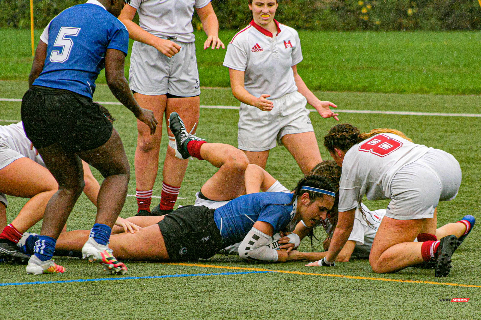 Ngalula FUAMBA - Ophélia POISSON-VECCHIO -  Université de Montréal - Université McGill - Rugby -  (#UdMvsMcGill2021w) Photo by:  | Siuxy Sports 2021-10-16