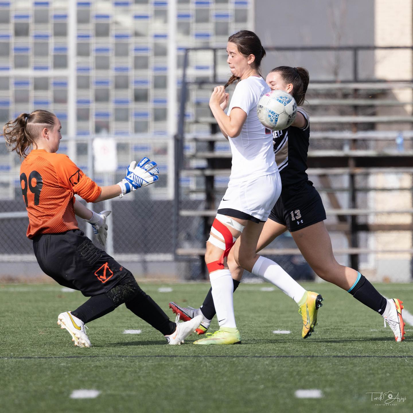  Collège de Valleyfield - College Ahuntsic - Soccer - RSEQ - Soccer Fém - Noir et Or vs Aigles (#RSEQsocNEOAIF2022) Photo by: Tarek Azizi | Siuxy Sports 2022-10-30
