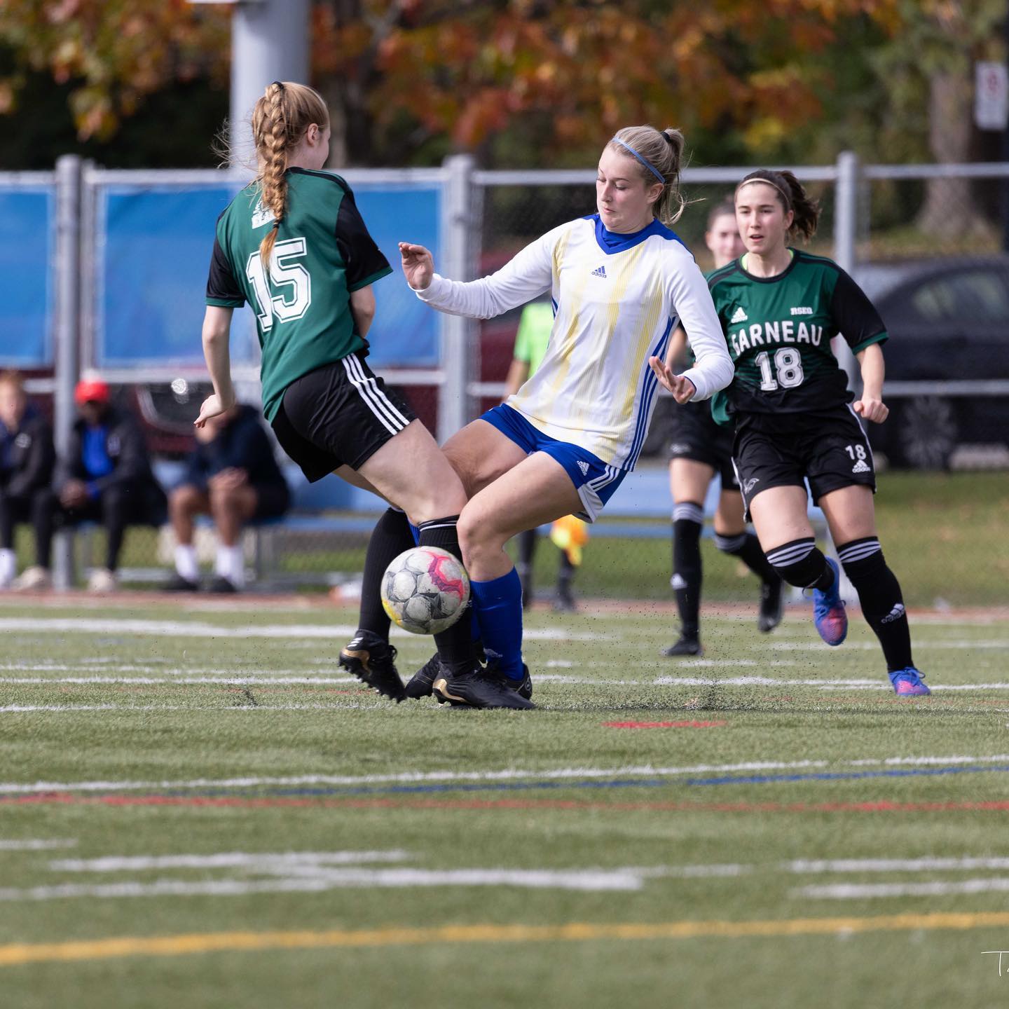  College John Abbott - Cégep Garneau - Soccer - RSEQ - Soccer Fém - J.Abbott C (1) vs (3) Garneau (#RSEQsocJACGAR2022) Photo by: Tarek Azizi | Siuxy Sports 2022-10-16