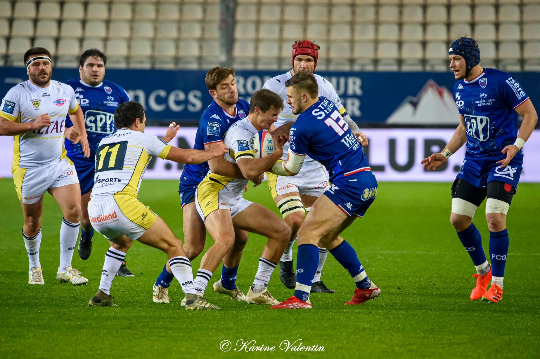 Antonin BERRUYER - Corentin GLENAT - Regis MONTAGNE -  FC Grenoble Rugby - Stade Montois - Rugby -  (#GrenobleVsSMontois2021Dec) Photo by: Karine Valentin | Siuxy Sports 2021-12-09