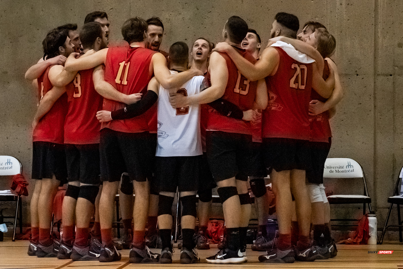  Université de Montréal - Université Laval - Volleyball - Université de Montréal (3) vs Université Laval (2) (#CarabinsVsRgeOr2022VolleyM) Photo by:  | Siuxy Sports 2022-03-05