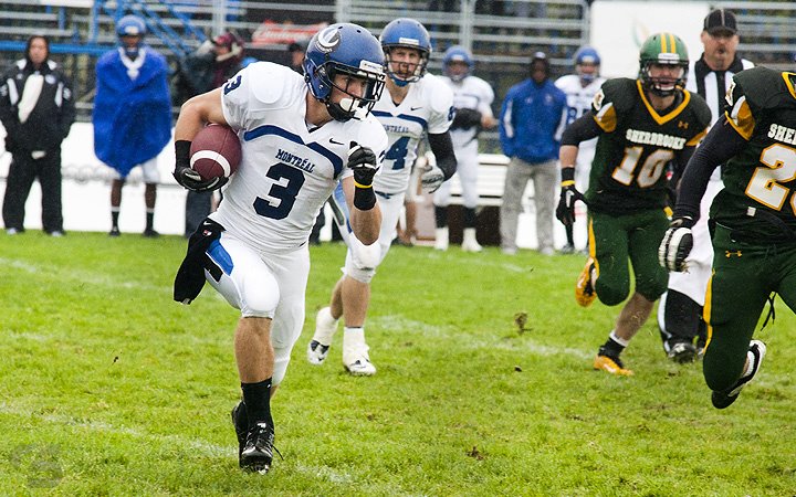  Université de Sherbrooke - Université de Montréal - Football - RSEQ Football - Sherbrooke (20) VS (11) U. de Montréal (#RSEQFootballSHRvUdM2011A) Photo by: Simon Duquette | Siuxy Sports 2011-10-01