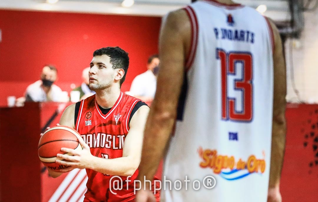 M MARTINEZ -  Ramos Mejía Lawn Tennis Club - Club Atlético Estudiantil Porteño - Basketball - RMLTC vs CA Estudiantil Porteño - Liga Federal 2022 (#RMLTCvsCAEP2022) Photo by: Alan Roy Bahamonde | Siuxy Sports 2022-04-05