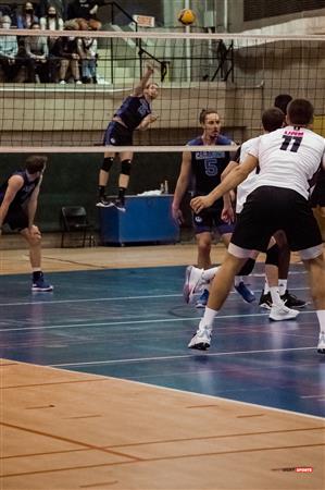 Université de Montréal (3) vs University of New Brunswick (0)