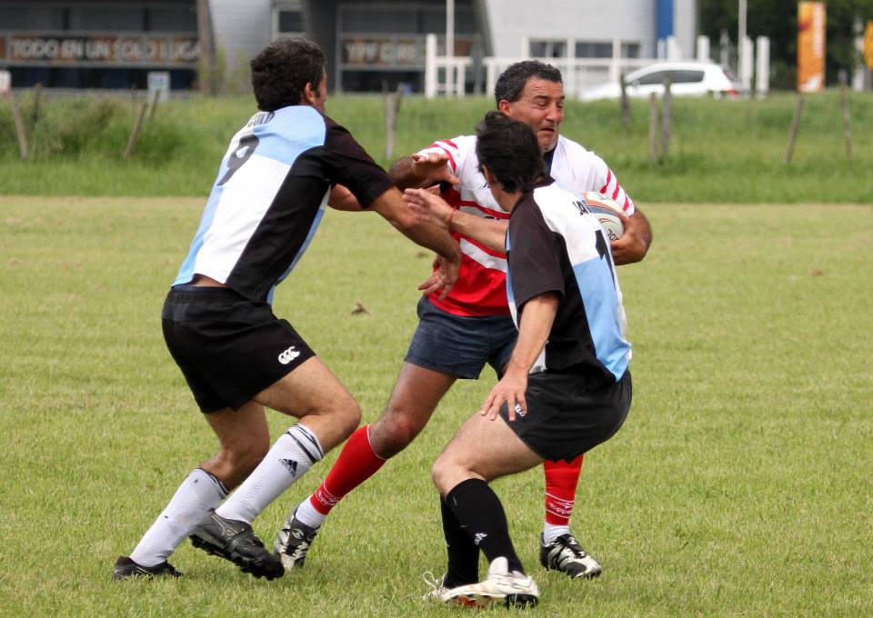 Areco Rugby Club - Centro Naval - RugbyV - Areco vs RON XV (Centro Naval) - Primer Encuentro de Veteranos en Areco con Vaquillona c/ Cuero 2014 (#ArecoVsRONXV2014) Photo by: Luis Robredo | Siuxy Sports 2014-10-18