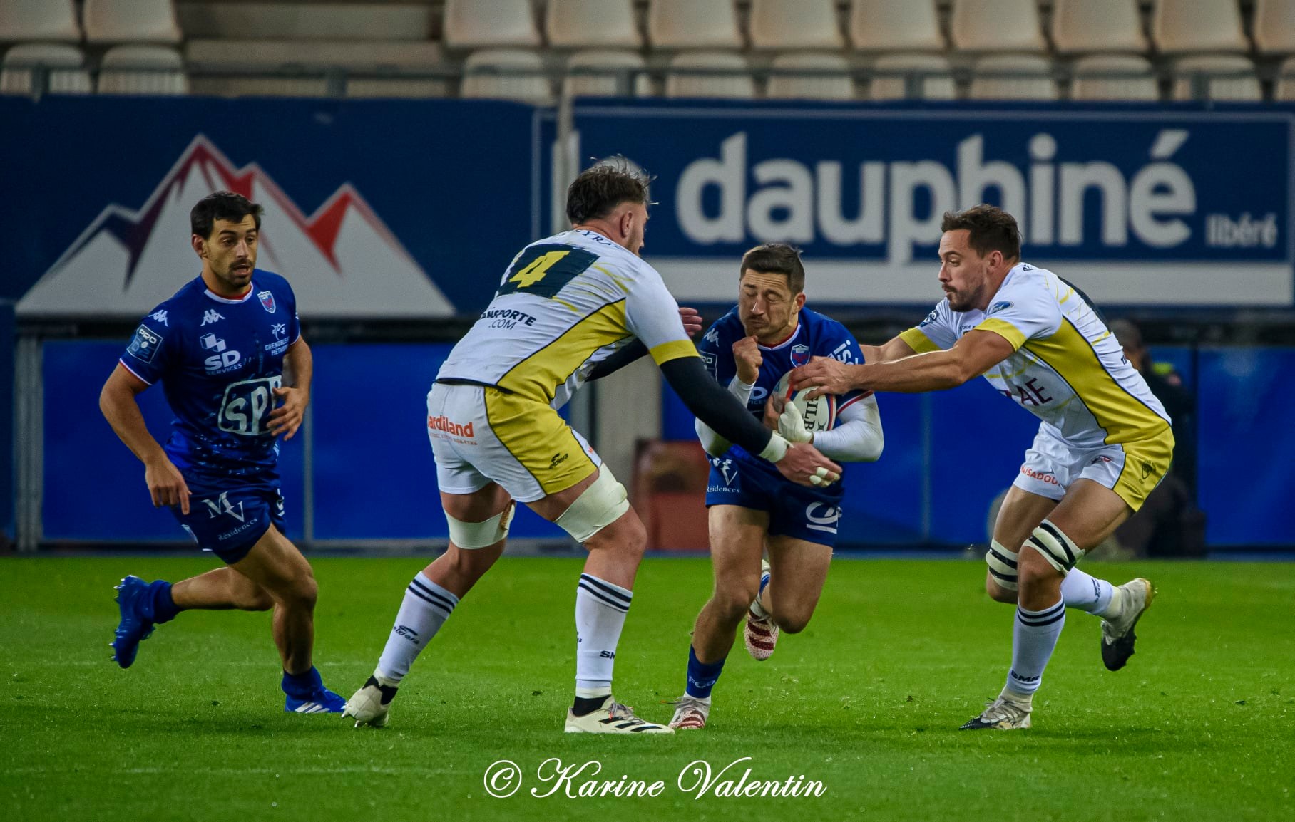 Felipe EZCURRA - Thomas FORTUNEL -  FC Grenoble Rugby - Stade Montois - Rugby -  (#GrenobleVsSMontois2021Dec) Photo by: Karine Valentin | Siuxy Sports 2021-12-09