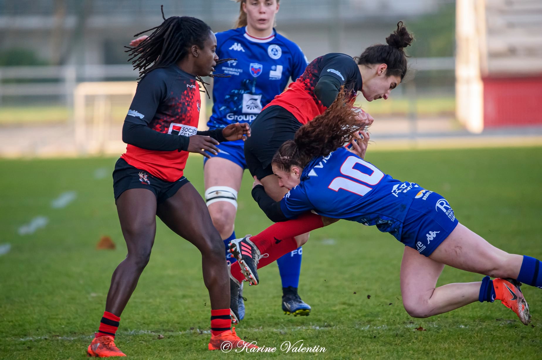 Lea CHAMPON -  FC Grenoble Rugby - AC Bobigny 93 Rugby - Rugby - Un fort plaquage du numéro 10 des Amazones (#GrenobleVsBobigny2021Dec) Photo by: Karine Valentin | Siuxy Sports 2021-12-21