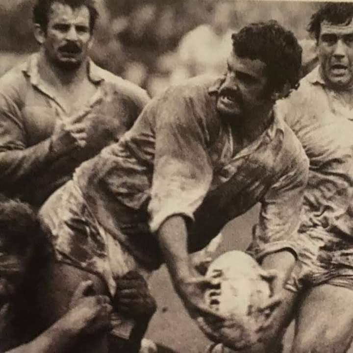 Eliseo Nicolas BRANCA - Enrique RODRÍGUEZ -   -  - Rugby - Chapa buscando apoyo. Atras llega el Topo () Photo by:  | Siuxy Sports 1981-04-14