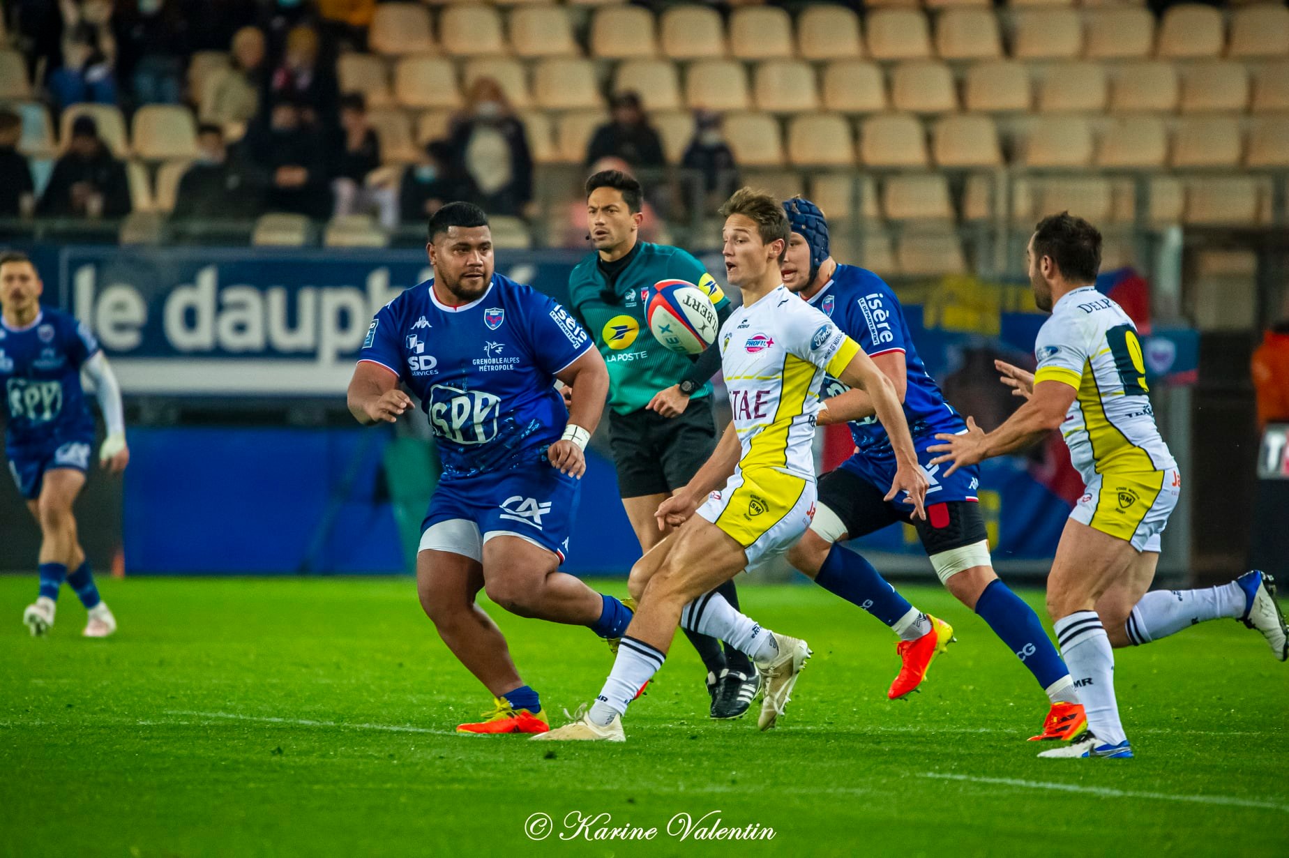 Antonin BERRUYER - Toma'akino TAUFA -  FC Grenoble Rugby - Stade Montois - Rugby -  (#GrenobleVsSMontois2021Dec) Photo by: Karine Valentin | Siuxy Sports 2021-12-09