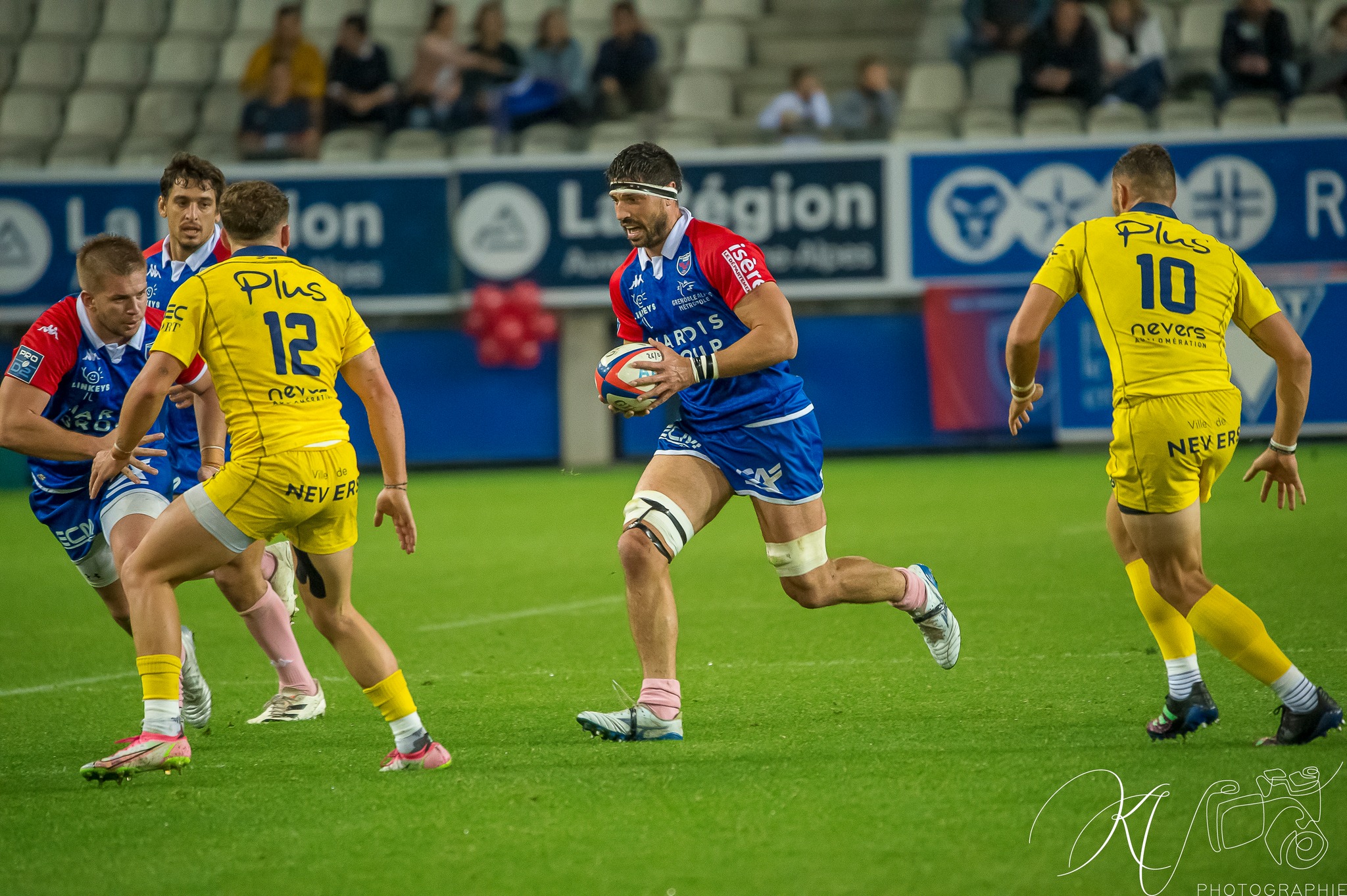 Mathis SARRAGALLET -  FC Grenoble Rugby - USON Nevers - Rugby - FC GRENOBLE RUGBY (19) VS USON NEVERS (18) - 2022 (#FCGvsUSONm22022) Photo by: Karine Valentin | Siuxy Sports 2022-10-27