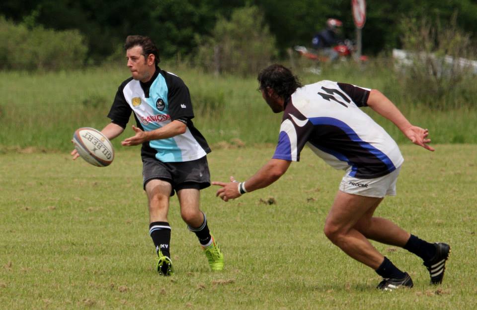  Areco Rugby Club - Centro Naval - RugbyV - Areco vs RON XV (Centro Naval) - Primer Encuentro de Veteranos en Areco con Vaquillona c/ Cuero 2014 (#ArecoVsRONXV2014) Photo by: Luis Robredo | Siuxy Sports 2014-10-18