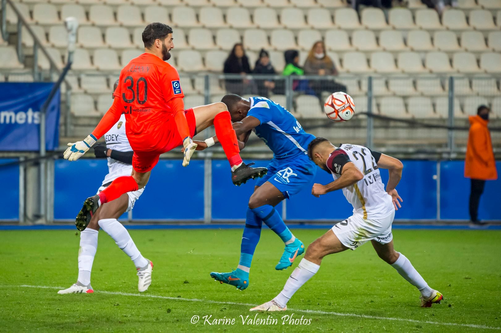  Grenoble Foot 38 - FC Sochaux-Montbéliard - Soccer - Grenoble Vs Sochaux (#GF38vsFCSM2022) Photo by: Karine Valentin | Siuxy Sports 2022-02-12