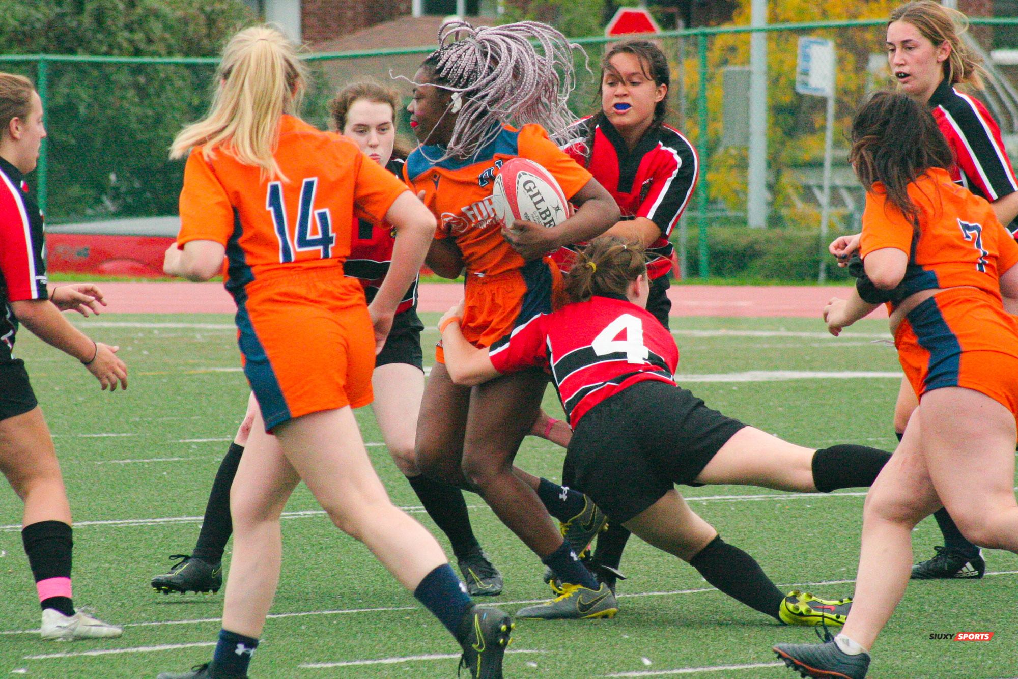 Gobou Yolande DRAMOU - Élisabeth-Maria TURCOTTE -  Cégep André Laurendeau - Cégep Vanier - Rugby -  (#ALvsVanier2021W) Photo by:  | Siuxy Sports 2021-10-10