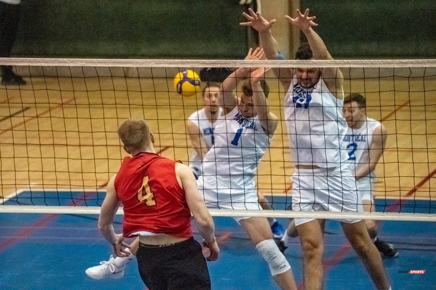 Julien BOILEAU - Max LOSIER -  Université de Montréal - Université Laval - Volleyball - Université de Montréal (3) vs Université Laval (2) (#CarabinsVsRgeOr2022VolleyM) Photo by:  | Siuxy Sports 2022-03-05