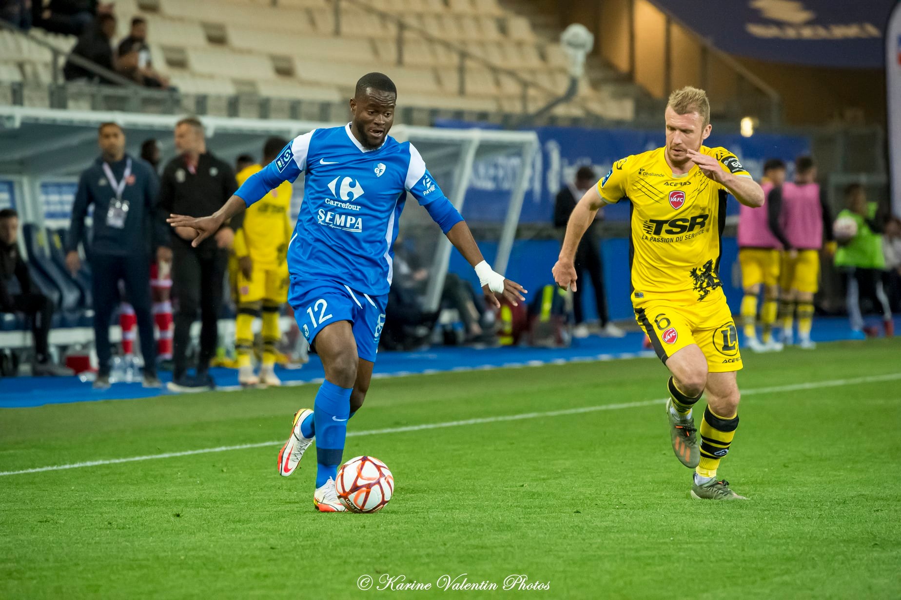  Grenoble Foot 38 - Valenciennes FC - Soccer - Grenoble (3) vs (0) Valenciennes (#GF38vsValenciennes2022) Photo by: Karine Valentin | Siuxy Sports 2022-04-19
